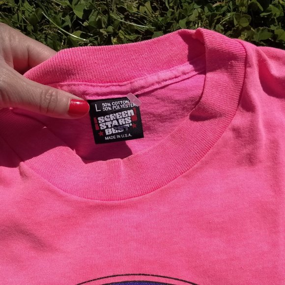 Hurry! Store Close Next Week!!💕Vintage Neon Pink YAKIMA VINTIQUES T💕 - Picture 3 of 3